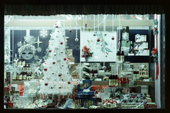 1969, FŐFOTÓ, Christmas, Show window, christmas tree, Christmas decorations, Fortepan #208452