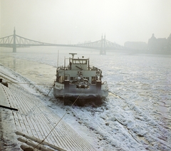 Hungary, Budapest V.,Budapest XI., a pesti alsó rakpart lépcsői a Belgrád rakpartról nézve, háttérben a Szabadság híd., 1969, FŐFOTÓ, Miskolc ship, Budapest, Fortepan #208495