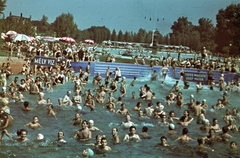 Magyarország, Margitsziget, Budapest, a Palatinus Strandfürdő hullámmedencéje., 1939, Fortepan, strand, hullámfürdő, színes, szökőkút, fürdőzés, kétnyelvű felirat, Fortepan #20850