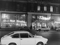 Magyarország, Budapest VII., Erzsébet (Lenin) körút 49., Royal szálló., 1969, FŐFOTÓ, Budapest, Best of, Fiat 850 Coupé, Opel Rekord A, Fortepan #208541