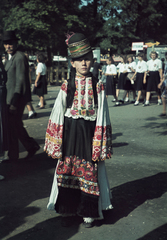 Magyarország, Városliget,Budapesti Nemzetközi Vásár, Budapest XIV., fiú matyó népviseletben., 1942, Fortepan, színes, nemzetközi vásár, népviselet, Budapest, Matyó népviselet, Fortepan #20855