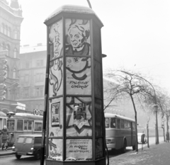 Magyarország, Budapest VII., Erzsébet (Lenin) körút a Wesselényi utca felé nézve. A Fővárosi Moziüzemi Vállalat (FŐMO) által forgalmazott film hirdetése., 1969, FŐFOTÓ, Budapest, Fortepan #208584