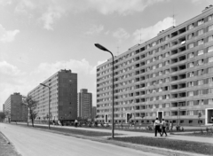 Hungary, Budapest XI., az Etele (Szakasits Árpád) úti panelházak a Petzvál József utcától nézve, szemeben a Fejér Lipót (Török Ignác) utcai toronyházak egyike., 1969, FŐFOTÓ, Budapest, Fortepan #208642