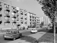 Magyarország, Óbuda, Budapest III., a Gyenes utca a Bécsi út felől nézve, balra a 15-ös számú ház., 1969, FŐFOTÓ, lakótelep, NSU-márka, Budapest, Fortepan #208687