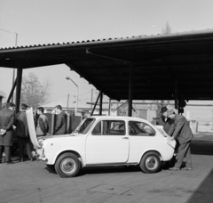 Magyarország, Budapest XXI., Csepel, a Merkur Személygépkocsi Értékesítő Vállalat telepe., 1970, FŐFOTÓ, Fiat 850, Budapest, Merkur Személygépkocsi Értékesítő Vállalat, Fortepan #208878