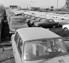 Magyarország, Budapest XXI., Csepel, a Merkur Személygépkocsi Értékesítő Vállalat telepe., 1970, FŐFOTÓ, Fiat 850, Wartburg 353, Budapest, Merkur Személygépkocsi Értékesítő Vállalat, Fortepan #208879