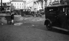 Hungary, Budapest V., Vörösmarty tér. 
Forrás: National Archives (USA), 1929, Négyesi Pál, bus, sign-board, store display, car dealer, Budapest, handbarrow, Fortepan #20889