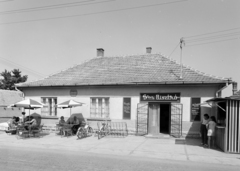 Magyarország, Sárospatak, Árpád út 35., Strand bisztró., 1970, FŐFOTÓ, bisztró, Romet Komar, kerékpár tároló, kerékpár, Fortepan #208935