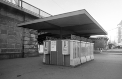 Magyarország, Budapest II., a felvétel a Margit híd budai hídfőjénél a HÉV végállomásánál készült. Cigaretta és étel automata., 1965, FŐFOTÓ, büfé, automata, ételautomata, Budapest, Fortepan #209029