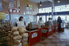 Magyarország, Vác, Deákvári főtér, ABC áruház., 1963, FŐFOTÓ, színes, pénztárgép, üzletbelső, pénztáros, vegyesbolt, Fortepan #209294