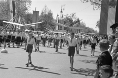 Magyarország, Budapest VI., az Andrássy (Sztálin) út a Hősök tere felől, május 1-i felvonulás., 1951, Jezsuita Levéltár, Kiss Ulrich SJ, kandeláber, repülőgépmodell, Budapest, címer, úttörő, zászló, májusfa, Fortepan #209607