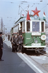 Magyarország, Budapest XI., Fehérvári (Szabadság) út, a felvétel a Budafok kocsiszín előtti BHÉV megállónál készült., 1958, Belházy Miklós, Budapest, színes, vörös csillag, viszonylattábla, kalauz, kalauz-táska, Fortepan #209868