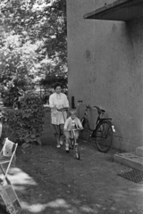 Hungary,Lake Balaton, Siófok, Szabadifürdő (ekkor Balatonszabadi település része)., 1964, Belházy Miklós, Fortepan #209966