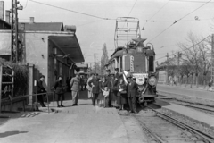 Magyarország, Budapest XI., Fehérvári (Szabadság) út, a felvétel a Budafok kocsiszín előtti BHÉV megállónál készült., 1962, Belházy Miklós, Budapest, Fortepan #210060