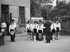 Magyarország, Budapest XXII., Árpád utca 2., az általános iskola (később Árpád Utcai Német Nemzetiségi Nyelvoktató Általános Iskola) udvara., 1968, Belházy Miklós, Budapest, Fortepan #210094