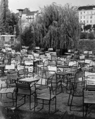 Magyarország, Budapest XI., a Park étterem terasza a Feneketlen-tónál, háttérben a Fadrusz utca házsora., 1967, Belházy Miklós, Budapest, Fortepan #210103