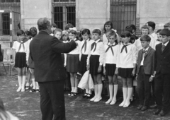 Magyarország, Budapest XXII., Árpád utca 2., az általános iskola (később Árpád Utcai Német Nemzetiségi Nyelvoktató Általános Iskola) udvara., 1968, Belházy Miklós, Budapest, Fortepan #210120