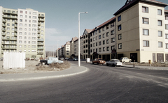 Magyarország, Budapest IV., Káposztásmegyeri lakótelep, Szíjgyártó utca - Bőröndös utca sarok, 1988, Belházy Miklós, lakótelep, panelház, Budapest, színes, Fortepan #210218