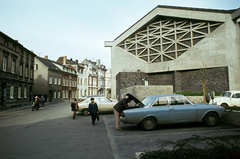 Németország, Siegburg, Humperdinckstrasse a Ringstrasse felől, jobbra a Siegburgi Kórház Jézus Szíve-kápolnája., 1972, Fürdőigazgatóság, színes, Fortepan #210373