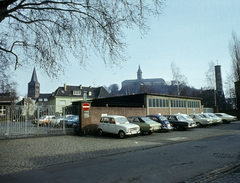 Németország, Siegburg, balra a Szent Szerváciusz-templom (Pfarrkirche St. Servatius), jobbra az evangélikus Feltámadás Temploma Auferstehungskirche), középen háttérben a Michaelsberg-en a Szent Mihály bencés apátság (Abtei St. Michael)., 1972, Fürdőigazgatóság, színes, NSZK, Fortepan #210377