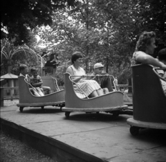 Magyarország, Városliget,Vidámpark, Budapest XIV., Kis vidámpark, Kis Kanyargó., 1960, Gresz Miklós, Budapest, anya, kisfiú, Fortepan #210419