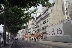 Franciaország, Párizs, Avenue des Champs-Élysées a 26-os számtól a Rue du Colisée felé nézve., 1973, Jakab Antal, színes, Fortepan #210652