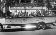 Germany, Berlin, Unter den Linden, az Omnibusz társaság nyitott városnéző autóbusza a huszas években., 1927, Del Medico Imre, bus, sign-board, label, sightseeing, Fortepan #21076