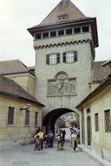 Hungary, Kőszeg, Városház utca, Hősök kapuja., 1979, Jakab Antal, colorful, gate tower, relief, Fortepan #210763