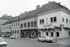 Hungary, Budapest I., Tárnok utca, jobbra a 16-os számú házban, az Anna utca sarkán, az Arany Hordó vendéglő, mellette a Tárnok eszpresszó., 1980, Jakab Antal, number plate, Budapest, Fortepan #210783