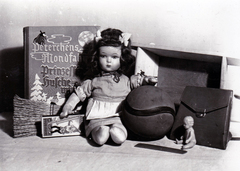 1947, Kieselbach Tamás, ball, book, present, toy doll, still life, Fortepan #210899