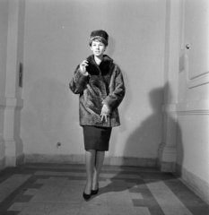 1955, Kotnyek Antal, fashion, fur coat, Fortepan #210914