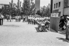 Hungary, Pécs, Radnóti Miklós utca 2, Építők úti Általános Iskola (később Cserepka János Általános Iskola, Középiskola és Sportiskola) udvara., 1980, Maróti Zoltán, Fortepan #210997