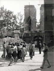 Magyarország, Budapest V., a Károly körút 28-as számú épület bontása., 1945, Rózsa László, háborús kár, épületkár, romeltakarítás, Best of, Budapest, Fortepan #211070