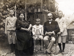 1911, Solymosi András, family, yard, Fortepan #211135