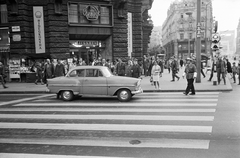 Magyarország, Budapest V., Ferenciek tere (Felszabadulás tér), a háttérben szemben a Duna utca, jobbra a Szabad sajtó út., 1966, ETH Zürich, Opel Olympia Rekord, Csemege vállalat, Budapest, Fortepan #211197