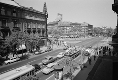 Magyarország, Budapest VI., Andrássy út (Népköztársaság útja), átalakított Ikarus 620 városnéző busz az Oktogon (November 7. tér) előtt., 1966, ETH Zürich, Ikarus-márka, Budapest, Fortepan #211220