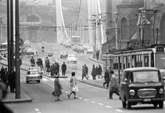 Magyarország, Budapest V., Ferenciek tere (Felszabadulás tér) a Szabad sajtó út felé nézve, háttérben az Erzsébet híd., 1972, ETH Zürich, Budapest, Fortepan #211300