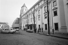 Magyarország, budai Vár, Budapest I., Hess András tér, jobbra a Hilton szálló és a középkori Szent Miklós-templom tornya., 1977, ETH Zürich, Budapest, Fortepan #211314