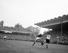 Svájc, Bern, Wankdorfstadion, NSZK - Magyarország (3:2) VB döntő mérkőzés 1954. július 4., 1954, ETH Zürich, labdarúgás, küzdelem, Fortepan #211329