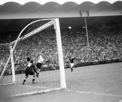 Svájc, Bern, Wankdorfstadion, NSZK - Magyarország (3:2) VB döntő mérkőzés 1954. július 4., 1954, ETH Zürich, labdarúgás, kapus, Fortepan #211336