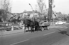 Magyarország, Ózd, 25-ös főút, háttérben Velence-telep házai láthatók.., 1983, ETH Zürich, lovaskocsi, Fortepan #211532