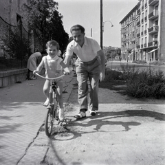 Magyarország, Budapest I., a Hegyalja út a Szirtes útnál, 1939, Szabó Krisztina, Budapest, kerékpár, Fortepan #211549