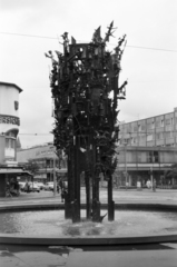 Germany, Schillerplatz, szemben a Ludwigsstrasse. Fastnachtsbrunnen (farsangi / karneváli szökőkút) Blasius Spreng szobrászművész 1967-es alkotása., 1969, Szalai Veronika, sculpture, modern art, Fortepan #211581