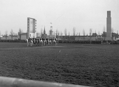 Hungary, Budapest X., Albertirsai út, Mezőgazdasági kiállítás lovaspályája. Háttérben a kőbányai Szent László-templom., 1941, Fortepan/Album002, MÁVAG-brand, Budapest, Fortepan #21187