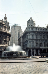 Olaszország, Genova, Piazza de Ferrari, kilátás a Via Dante felé, háttérben a Piacentini-torony., 1960, Zákány Miklós, szökőkút, színes, Fortepan #211980