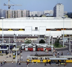 Hungary, Budapest XIV., Őrs vezér tere, Sugár Üzletközpont., 1987, Záray Péter, colorful, bus, Ikarus-brand, tram, trolley bus, tower crane, Budapest, Ganz UV tramway, Ganz-brand, Fortepan #212006