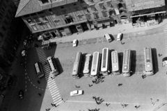 Olaszország, Firenze, Piazza della Signoria a Palazzo Vecchio tornyából nézve., 1965, Aradi Péter, Szenczi Mária, madártávlat, parkoló, gyalogátkelő, autóbusz, Fortepan #212089