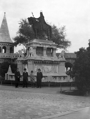 Magyarország, budai Vár, Budapest I., Szentháromság tér, Szent István szobra (Stróbl Alajos, 1906.) a Halászbástyánál., 1930, Fortepan, lovas szobor, Szent István-ábrázolás, Budapest, Fortepan #21221