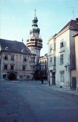 Magyarország, Sopron, Kolostor utca a Fő (Beloiannisz) tér felé nézve, háttérben a Tűztorony., 1969, Rose család, színes, Fortepan #212281