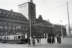 Németország, Lipcse, Augustusplatz, háttérben a Kroch magasház, jobbra a II. világháborúban elpusztult Új Színház részlete., 1938, Adelhardt Márta, villamos, Fortepan #212331